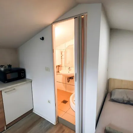 Apartment Cozy Renovated New Ljubljana